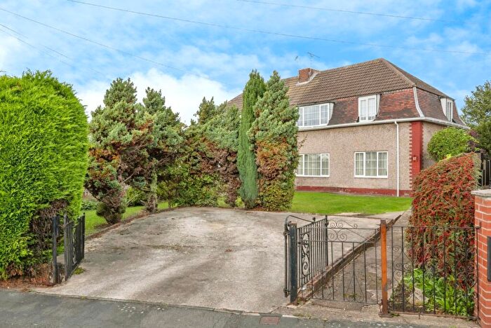 3 Bedroom Semi-Detached House For Sale In Daw Lane, Doncaster, South Yorkshire, DN5