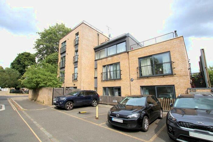 1 Bedroom Flat To Rent In Bath Road, Hounslow, TW4