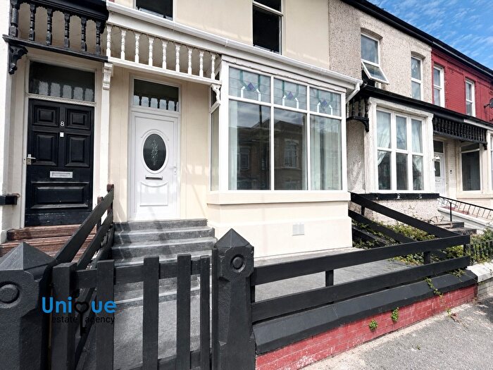 3 Bedroom Terraced House To Rent In St. Pauls Road, Blackpool, Lancashire, FY1