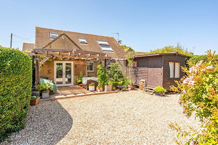 3 Bedroom Detached House For Sale In The Berrells, Tetbury, GL8