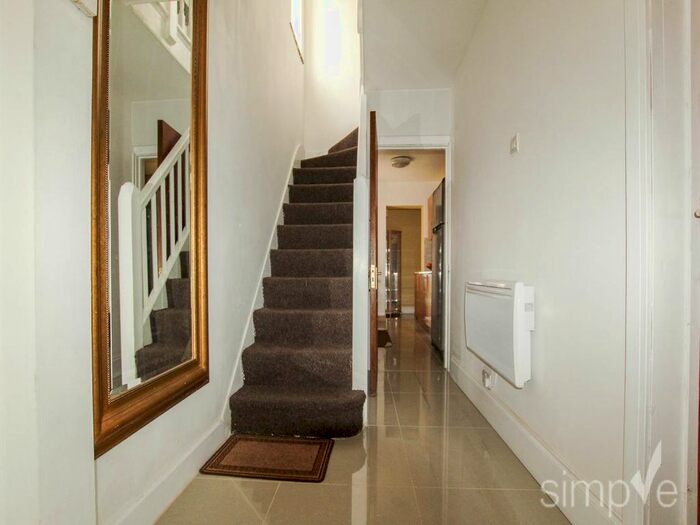 5 Bedroom Property To Rent In Derwent Drive, Hayes, Middlesex, UB4