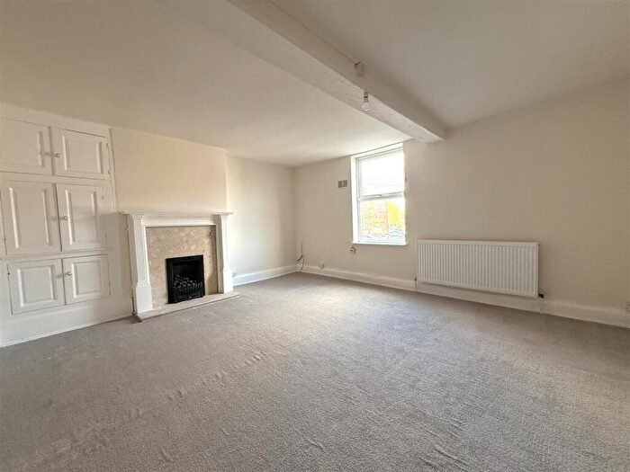 2 Bedroom Flat To Rent In Churchgate, Retford, DN22