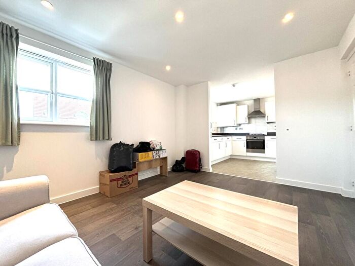 2 Bedroom Apartment To Rent In Darley Court, Selly Oak, B29