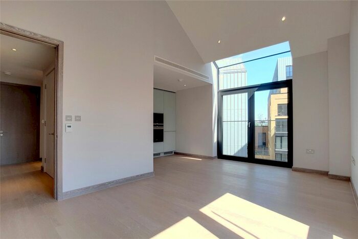 1 Bedroom Flat To Rent In Drapers Yard, London, SW18