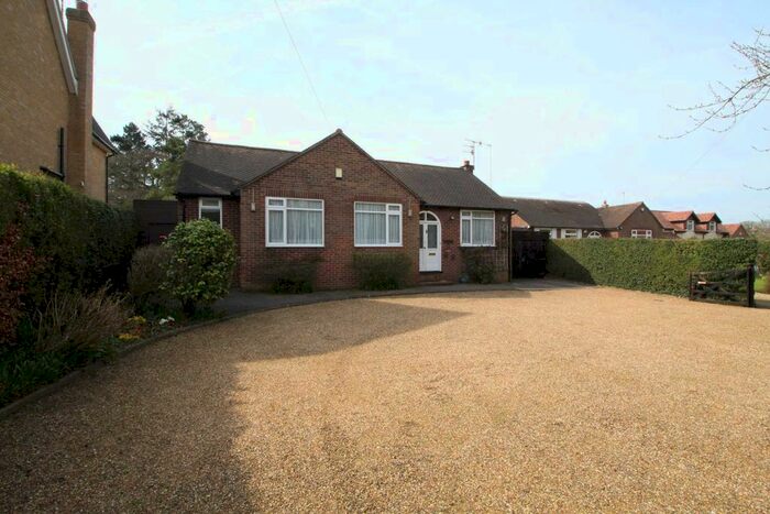 3 Bedroom Bungalow To Rent In Tring Road, Northchurch, HP4