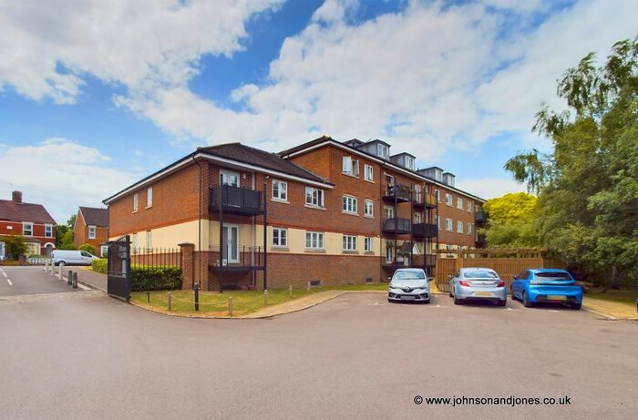 2 Bedroom Flat To Rent In Eastworth Road, Chertsey, KT16