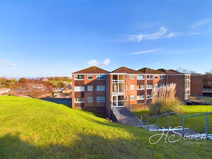 2 Bedroom Flat For Sale In Langstone Close, Torquay, TQ1