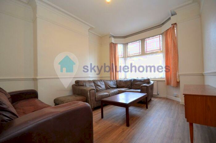 8 Bedroom Terraced House To Rent In St Albans Road, Leicester, LE2