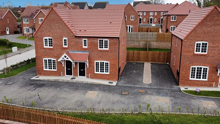 3 Bedroom Semi Detached House For Sale In Oakley Road, Shepshed, Loughborough, LE12