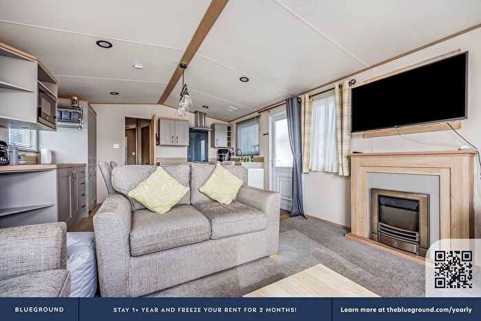 3 Bedroom Flat To Rent In North Mundham, PO20