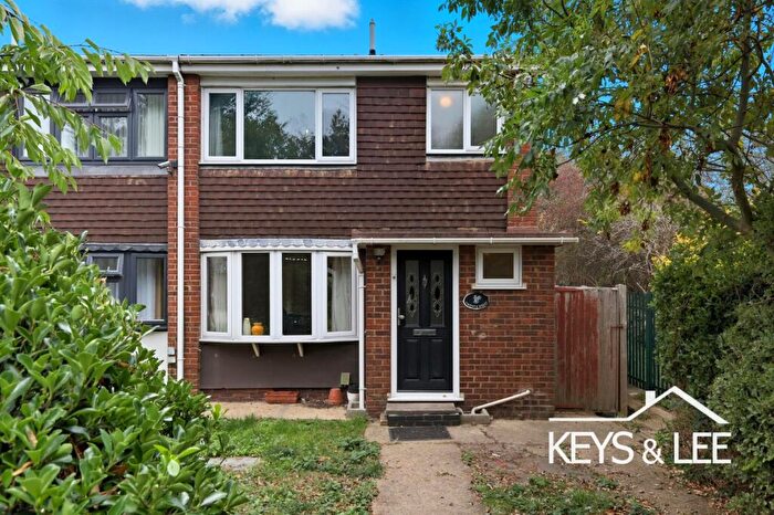 3 Bedroom End Of Terrace House For Sale In Crownmead Way, Romford, RM7