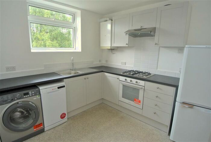 2 Bedroom Apartment To Rent In Weybridge, KT13