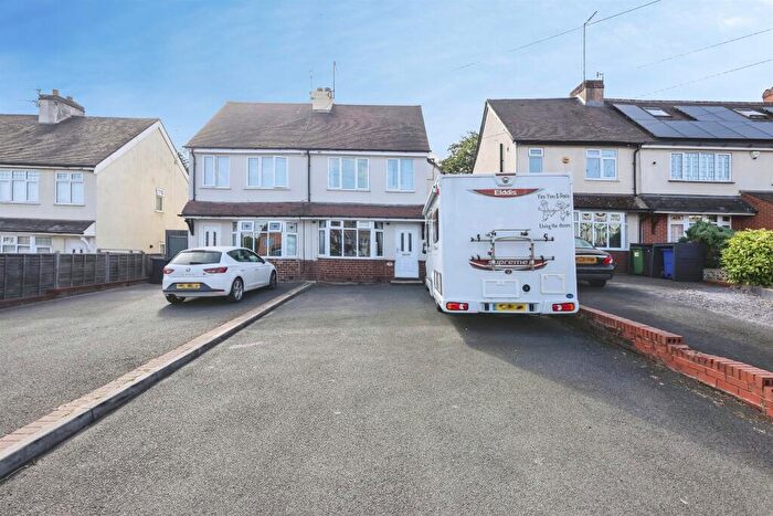 3 Bedroom Semi-Detached House For Sale In High Street, Wollaston, Stourbridge, DY8