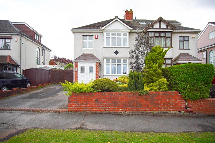 3 Bedroom Semi-Detached House To Rent In Dunkeld Ave, Filton, Bristol, BS34