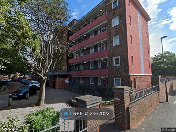 2 Bedroom Flat To Rent In Palmer House, London, SE14
