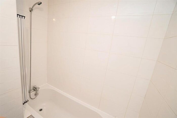 2 Bedroom Apartment To Rent In Pembroke Street, Glasgow, G3