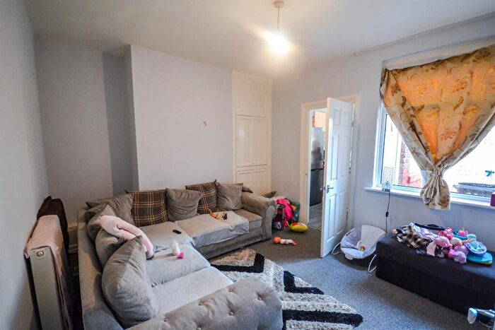 2 Bedroom Flat For Sale In Frobisher Street, Hebburn, NE31
