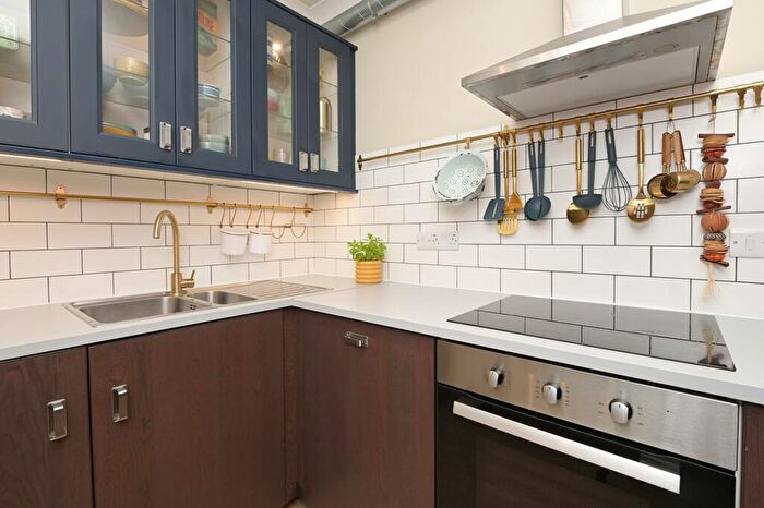 2 Bedroom Flat For Sale In Carrick Knowe Road, Carrick Knowe, Edinburgh, EH12