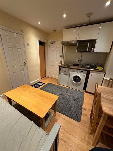 1 Bedroom Flat To Rent In Great North Way, London, NW4