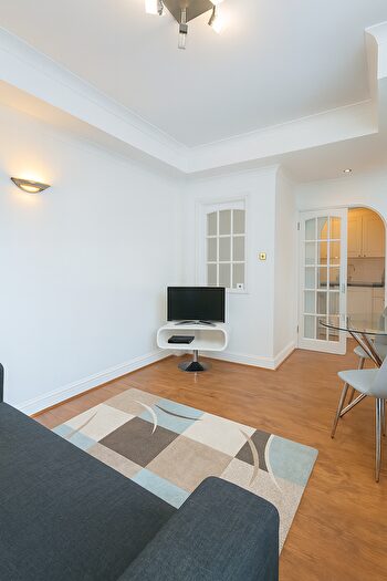 1 Bedroom Flat To Rent In Chiltern Street, Marylebone, W1U