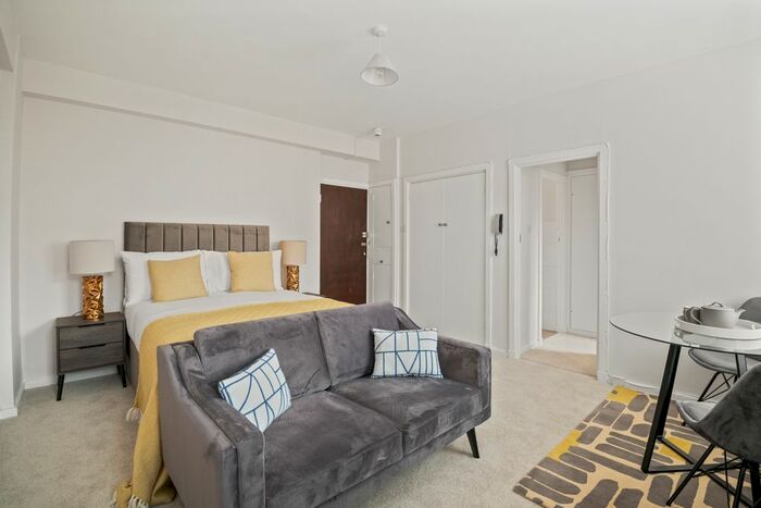 Studio To Rent In Dolphin Square, London, SW1V