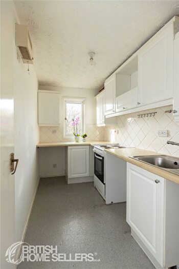 1 Bedroom Flat For Sale In Clay Hill, Two Mile Ash, Milton Keynes, Buckinghamshire, MK8