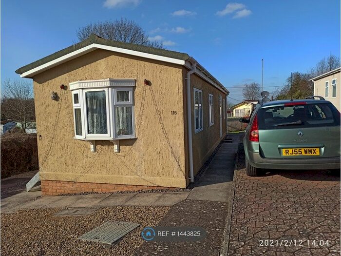 2 Bedroom Mobile/park Home To Rent In Quedgeley Park, Gloucester, GL4