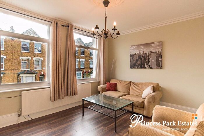 2 Bedroom Flat To Rent In Holly Park Road, London, N11