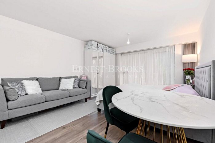 Apartment To Rent In Fairbank House, Beaufort Park, Colindale, NW9