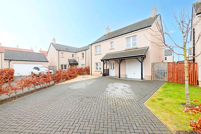 4 Bedroom Detached House For Sale In Cocklerow Court, Millerhill, EH22