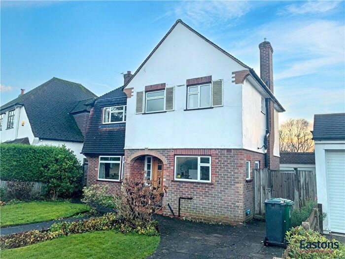 3 Bedroom Detached House For Sale In The Spinney, Epsom, KT18