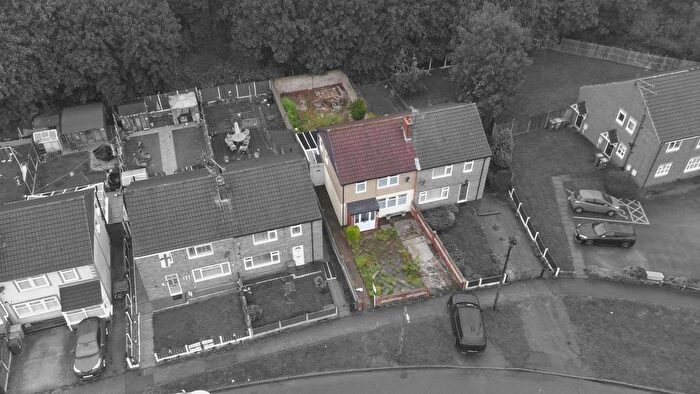 3 Bedroom Semi-Detached House For Sale In Shakespeare Street Holmewood, Chesterfield, Derbyshire, S42