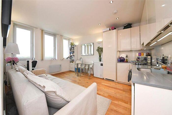 1 Bedroom Flat For Sale In Channelsea House, Canning Road, London, E15