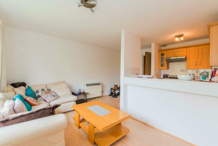 1 Bedroom Flat To Rent In Alders Close, Aldersbrook, London, E11