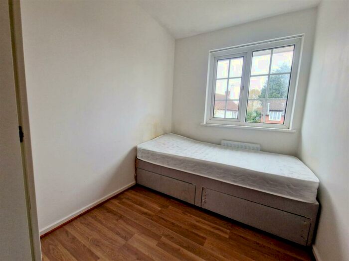 4 Bedroom House To Rent In Vanbrugh Close, London, E16