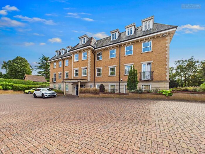 2 Bedroom Penthouse For Sale In Thorpe Road, Peterborough, PE3