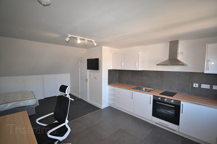 6 Bedroom Semi-Detached House To Rent In Fletcher Road, Beeston, NG9