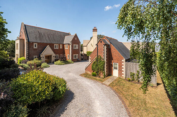 5 Bedroom Detached House For Sale In The Marsh, Wanborough, Swindon, SN4
