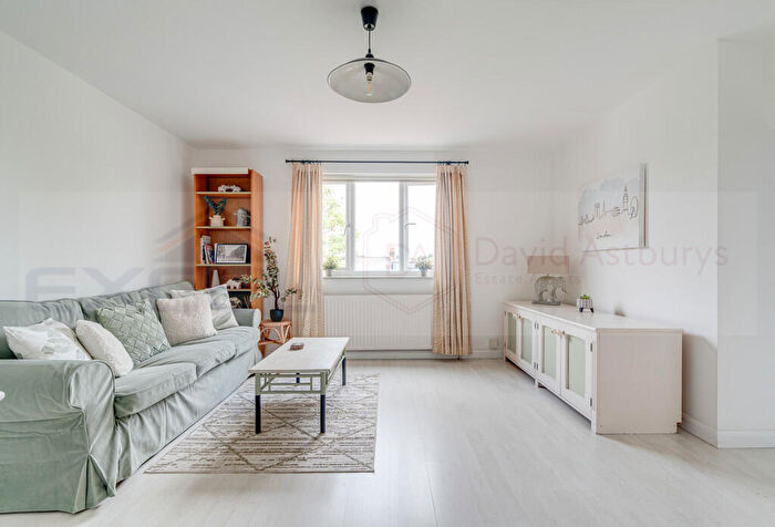 2 Bedroom Apartment To Rent In Cornmow Drive, Dollis Hill, London, NW10