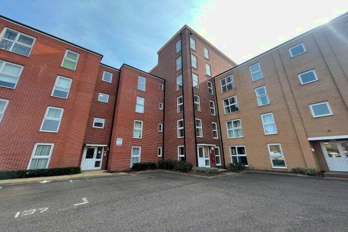 2 Bedroom Flat To Rent In Blake Avenue, Basildon, SS14