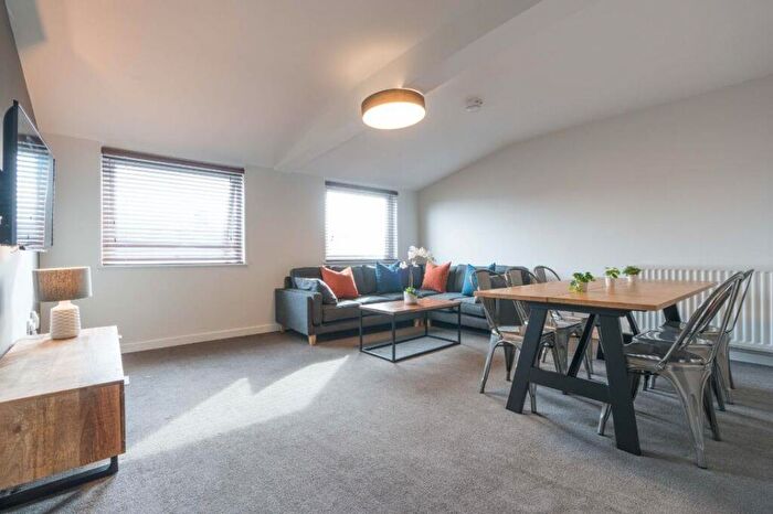 6 Bedroom Flat To Rent In - Osborne Road, Newcastle Upon Tyne, NE2