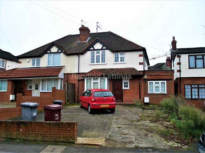 4 Bedroom Semi-Detached House To Rent In St. Peters Road, Reading, RG6