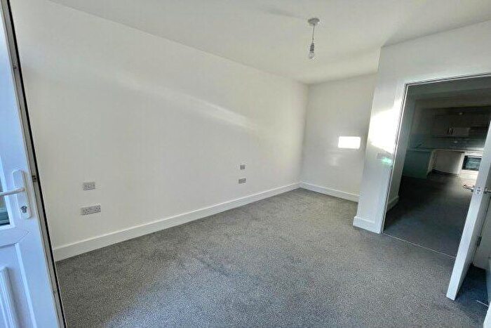2 Bedroom Flat To Rent In Christchurch Road, Bournemouth, BH1
