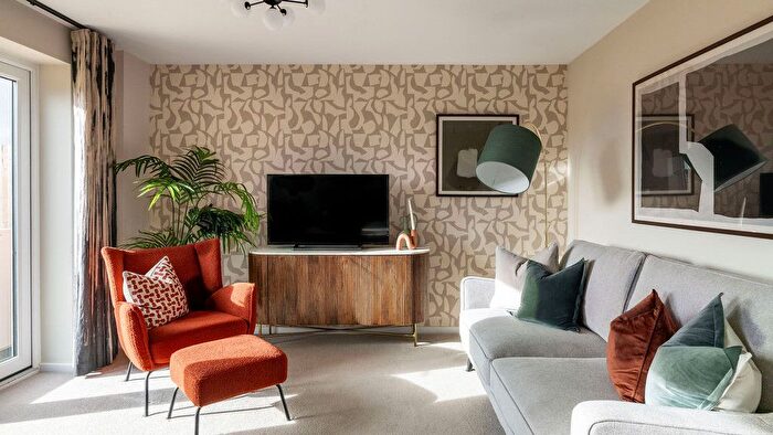 3 Bedroom Semi Detached House For Sale In Easterside Avenue, Great Haddon, PE7