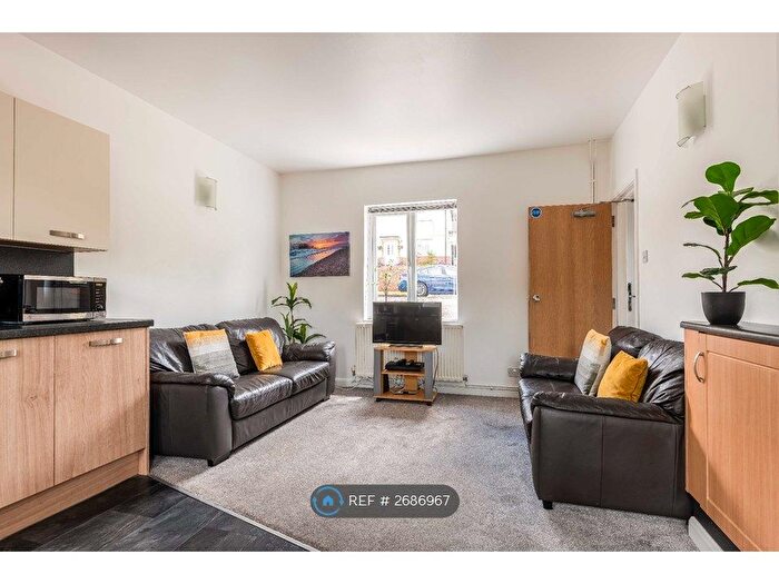 5 Bedroom Semi-Detached House To Rent In Colbourne Avenue, Brighton, BN2