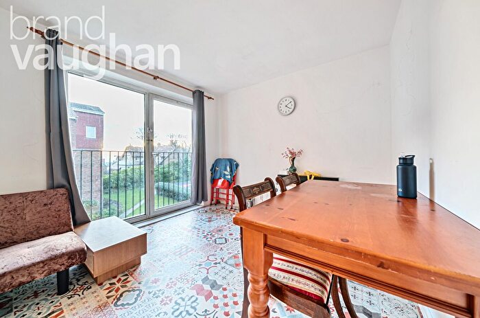 2 Bedroom Flat To Rent In Church Place, Brighton, East Sussex, BN2