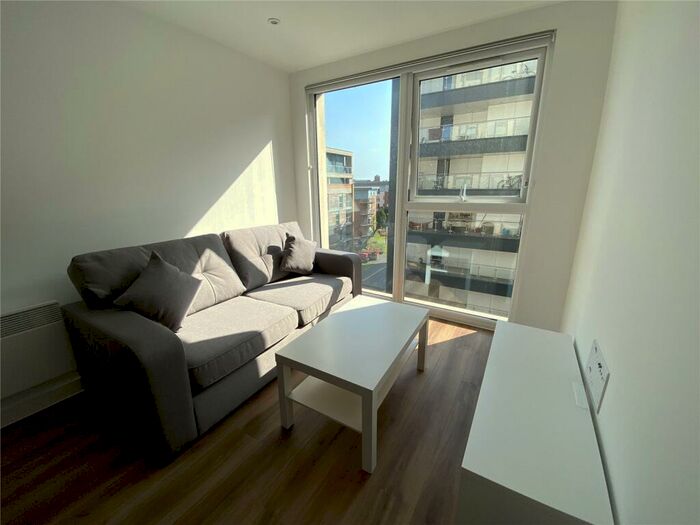 1 Bedroom Flat To Rent In The Gateway, Trafford Road, Salford, M5
