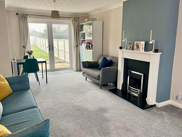 3 Bedroom Terraced House For Sale In The Rowlands, Biggleswade, SG18