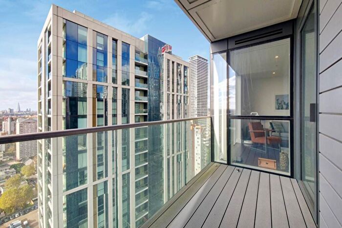 2 Bedroom Flat For Sale In Maine Tower, , Canary Wharf, London, E14