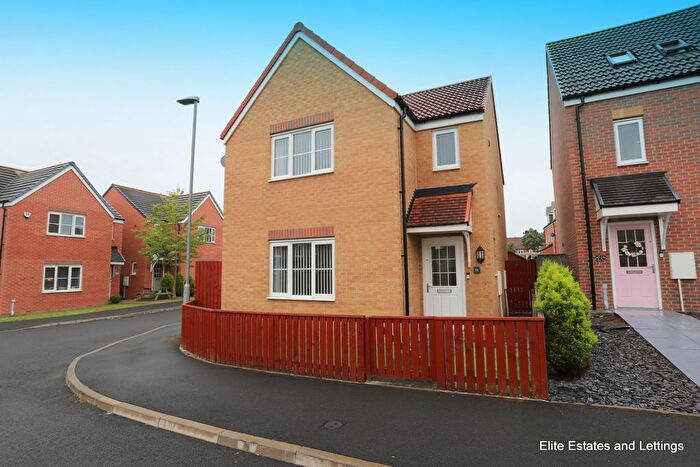 3 Bedroom Detached House For Sale In Oxford Close, Peterlee, SR8